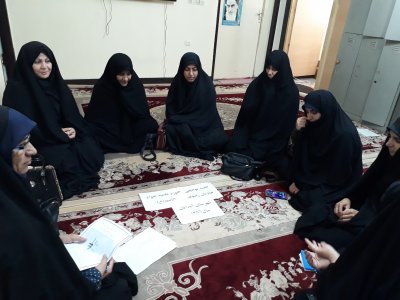 برگزاری جلسه  مراسمات دهه کرامت در مدرسه علمیه با حضور خادمان رضوی مدرسه